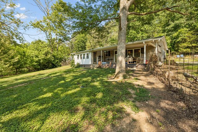 180 Lock Seven Ln, Carthage, TN 37030