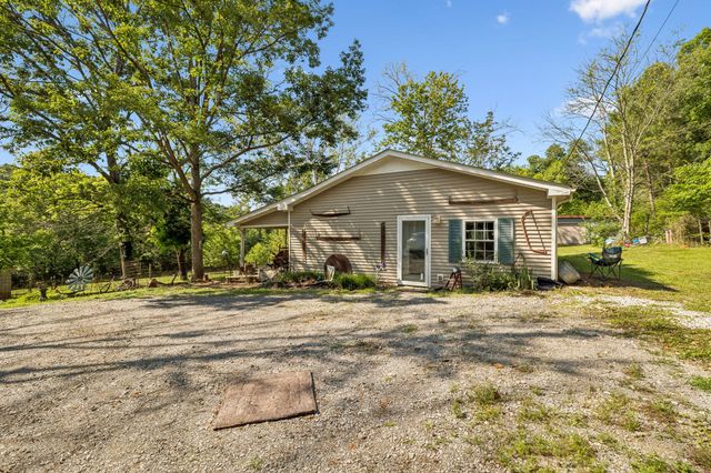 180 Lock Seven Ln, Carthage, TN 37030