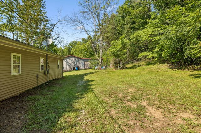 180 Lock Seven Ln, Carthage, TN 37030