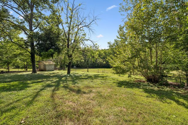 180 Lock Seven Ln, Carthage, TN 37030