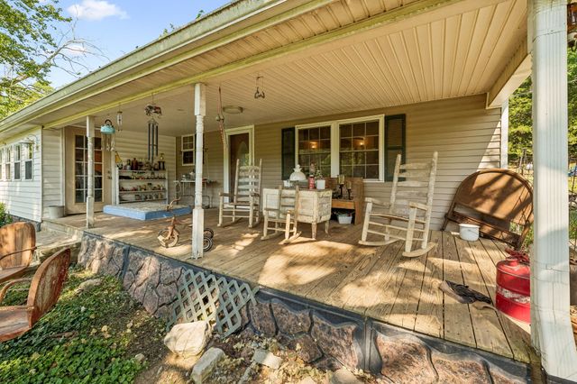 180 Lock Seven Ln, Carthage, TN 37030