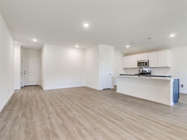 2051 Brush Creek Way, Newcastle, OK 73065