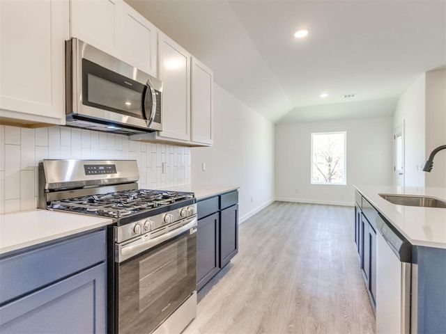 2051 Brush Creek Way, Newcastle, OK 73065