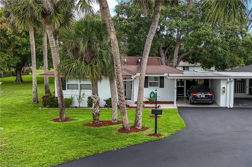 531 Pangola DR, North Fort Myers, FL 33903