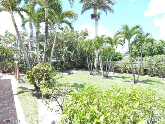 770 105th AVE N, Naples, FL 34108