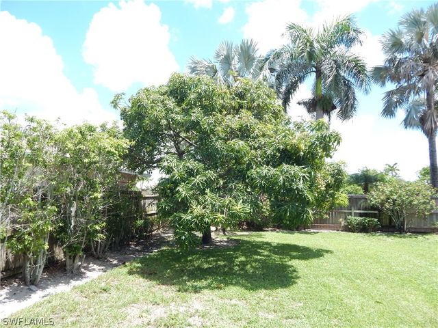 770 105th AVE N, Naples, FL 34108