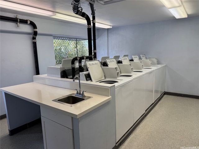 824 Kinau Street 604, Honolulu, HI 96813