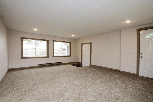 533 Huron Street SE, Hutchinson, MN 55350