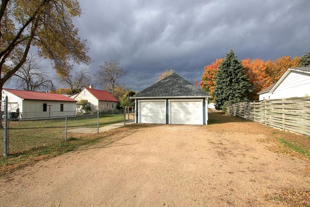 533 Huron Street SE, Hutchinson, MN 55350