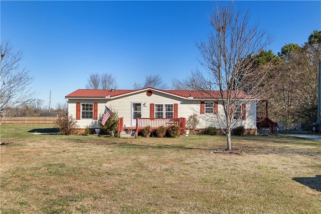 811 Pine Grove Road, Seneca, SC 29678