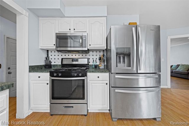 29501 Van Laan Drive, Warren, MI 48092