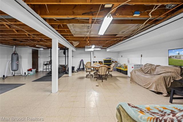 29501 Van Laan Drive, Warren, MI 48092