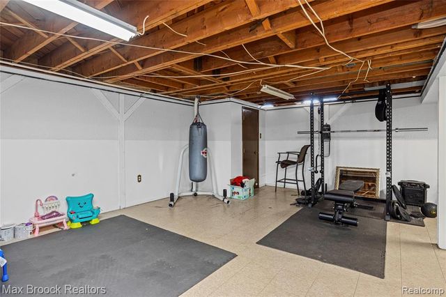 29501 Van Laan Drive, Warren, MI 48092