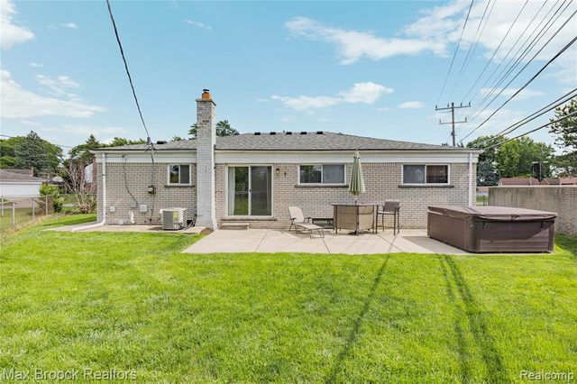 29501 Van Laan Drive, Warren, MI 48092