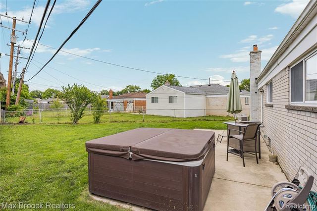 29501 Van Laan Drive, Warren, MI 48092