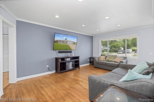 29501 Van Laan Drive, Warren, MI 48092