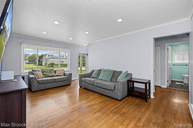 29501 Van Laan Drive, Warren, MI 48092