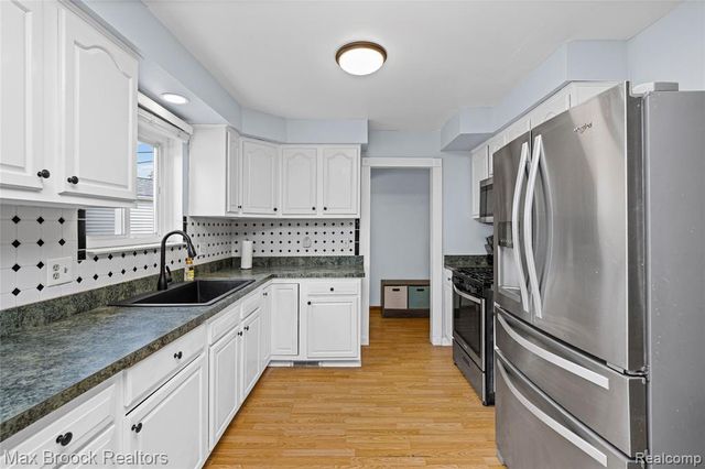 29501 Van Laan Drive, Warren, MI 48092