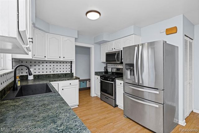 29501 Van Laan Drive, Warren, MI 48092