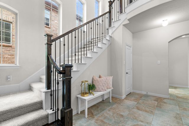 921 Montgomery Way, Argyle, TX 76226