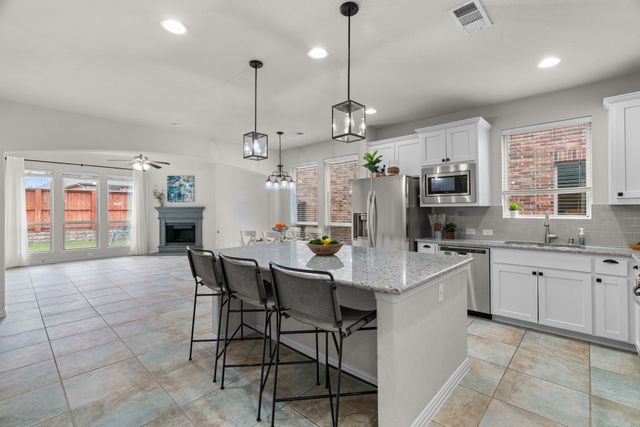 921 Montgomery Way, Argyle, TX 76226