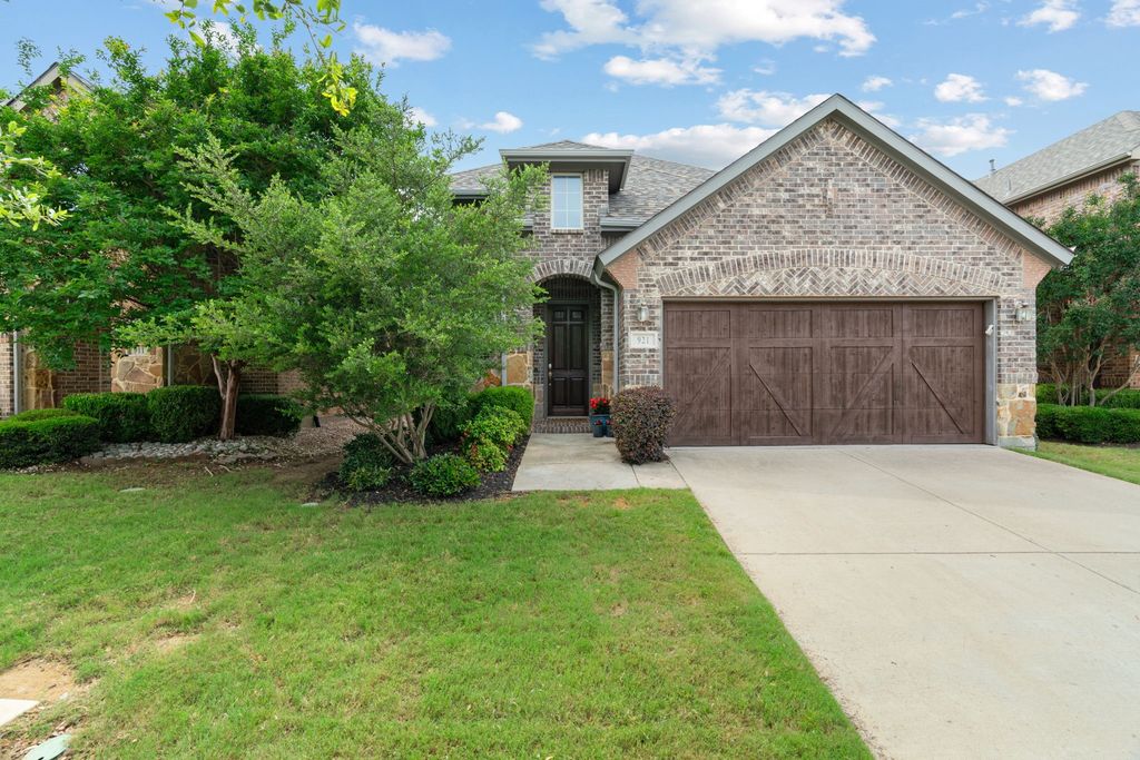 921 Montgomery Way, Argyle, TX 76226