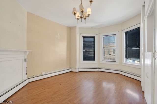 1110 Hampton Pl, Elizabeth City, NJ 07201