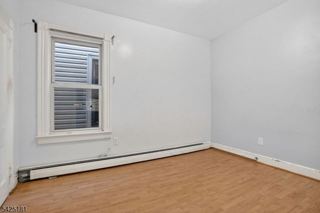 1110 Hampton Pl, Elizabeth City, NJ 07201