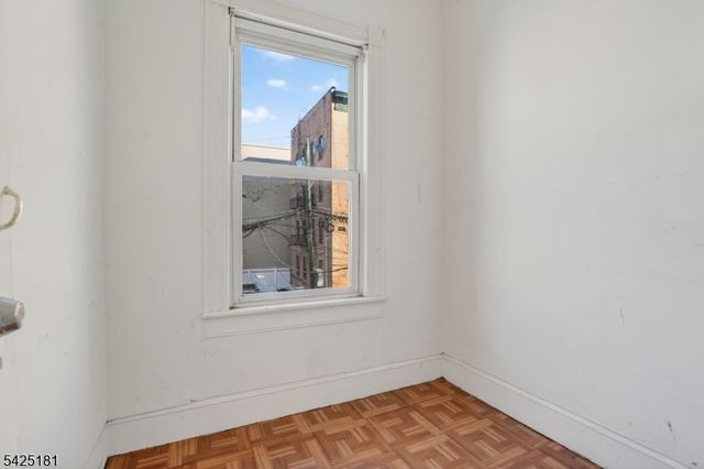 1110 Hampton Pl, Elizabeth City, NJ 07201