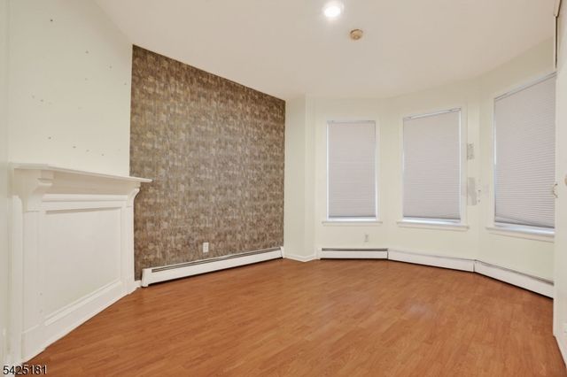 1110 Hampton Pl, Elizabeth City, NJ 07201