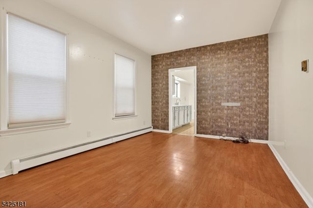 1110 Hampton Pl, Elizabeth City, NJ 07201