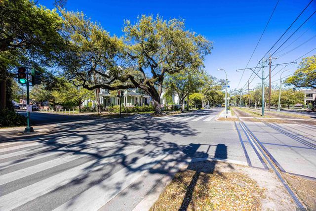 2727 Carondelet Street, New Orleans, LA 70130