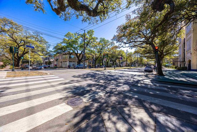 2727 Carondelet Street, New Orleans, LA 70130