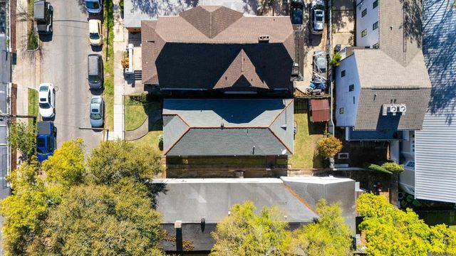 2727 Carondelet Street, New Orleans, LA 70130