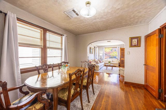 2727 Carondelet Street, New Orleans, LA 70130