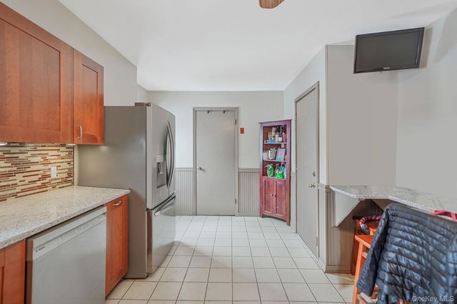 47 Holiday Boulevard, Center Moriches, NY 11934