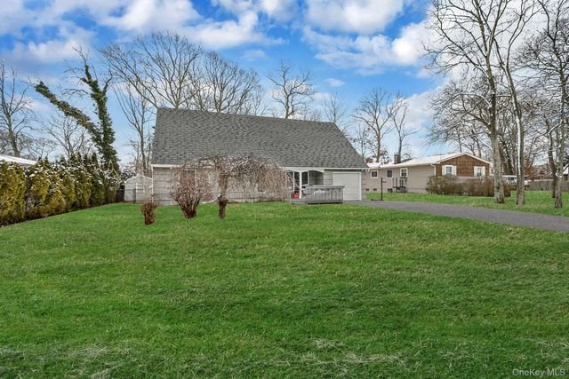 47 Holiday Boulevard, Center Moriches, NY 11934