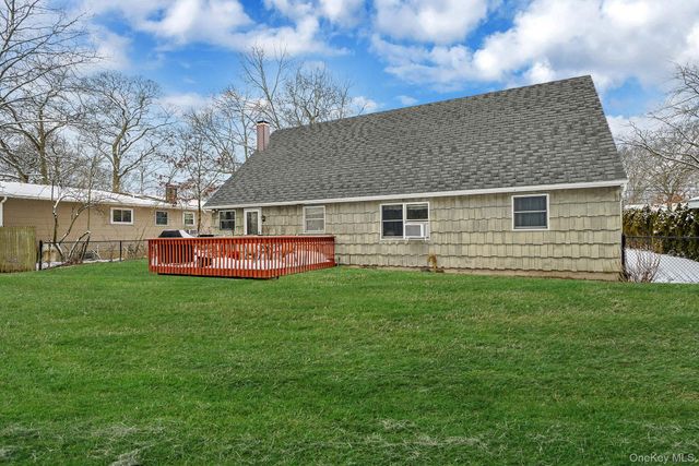 47 Holiday Boulevard, Center Moriches, NY 11934