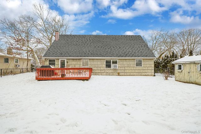 47 Holiday Boulevard, Center Moriches, NY 11934