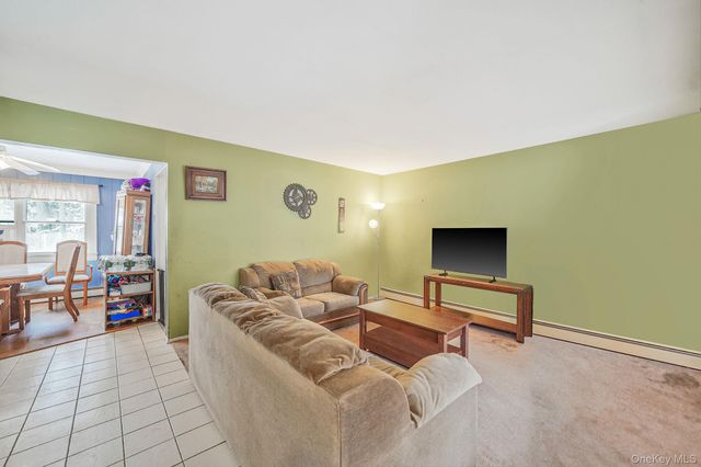 47 Holiday Boulevard, Center Moriches, NY 11934