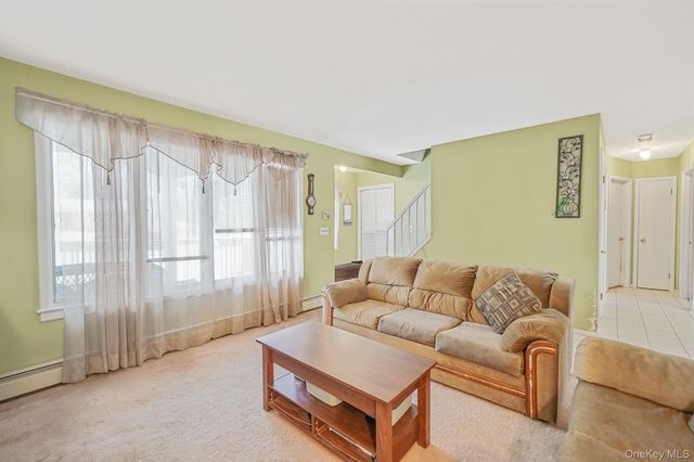 47 Holiday Boulevard, Center Moriches, NY 11934