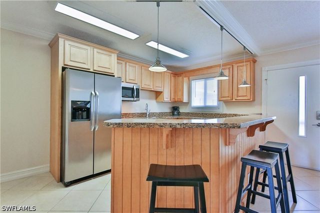 1100 Gulf Shore BLVD N 207, Naples, FL 34102