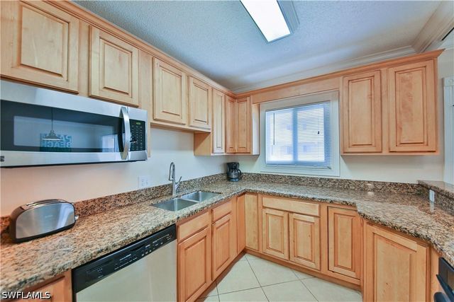 1100 Gulf Shore BLVD N 207, Naples, FL 34102
