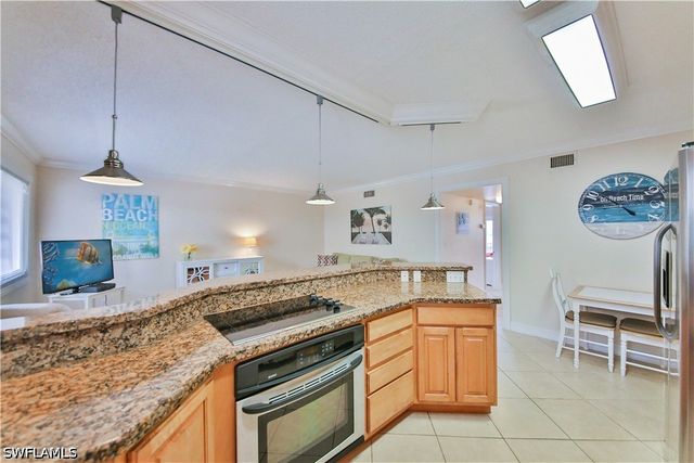 1100 Gulf Shore BLVD N 207, Naples, FL 34102