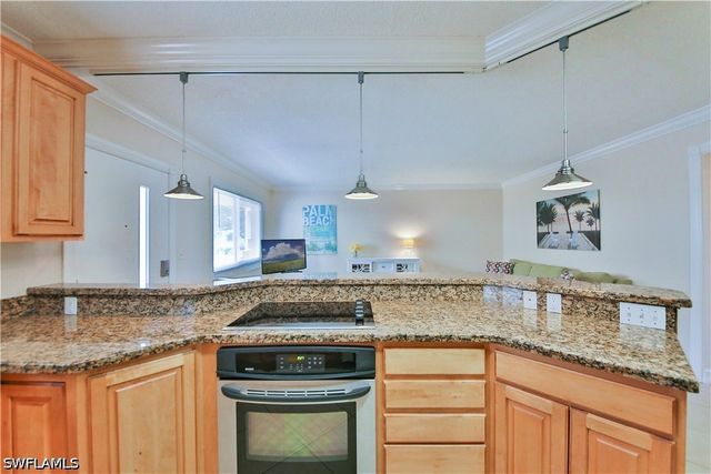 1100 Gulf Shore BLVD N 207, Naples, FL 34102