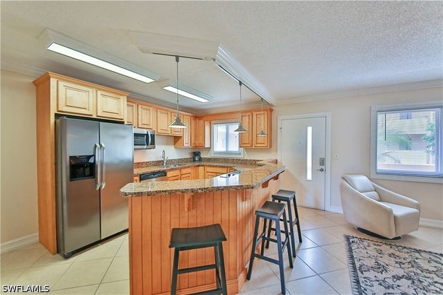 1100 Gulf Shore BLVD N 207, Naples, FL 34102