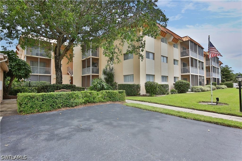 1100 Gulf Shore BLVD N 207, Naples, FL 34102