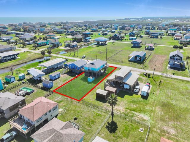 964 S Selwyn Road, Crystal Beach, TX 77650