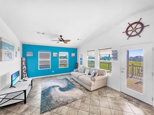 964 S Selwyn Road, Crystal Beach, TX 77650