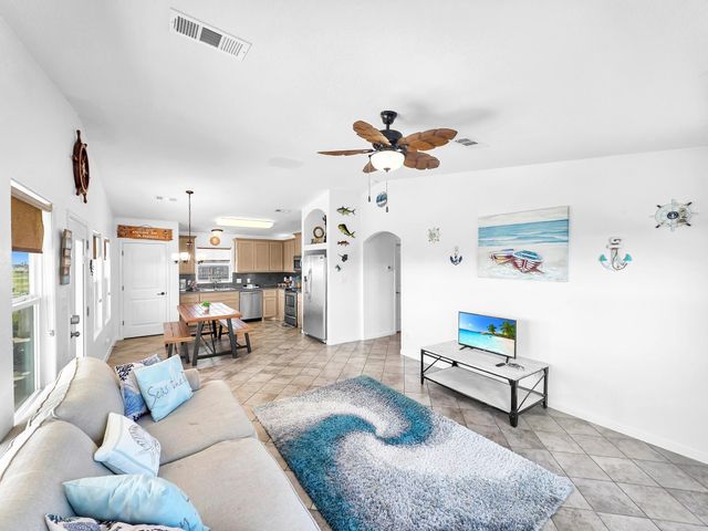 964 S Selwyn Road, Crystal Beach, TX 77650